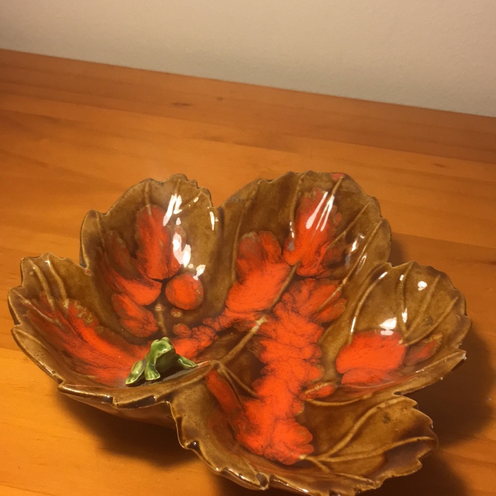 leaf glass display